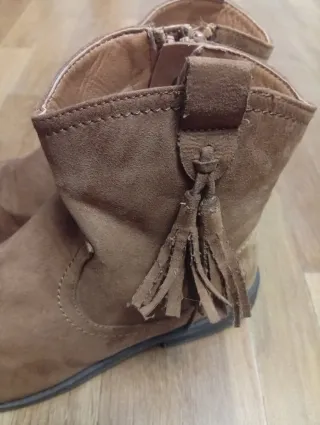 Botines niña flecos marrón talla 38