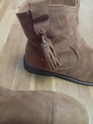 Botines niña flecos marrón talla 38