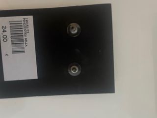 Pendientes plateados con pedrería