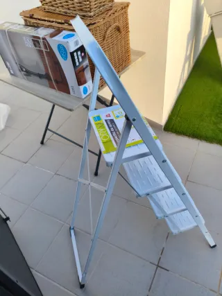 Escalera de acero ORYX 4 peldaños