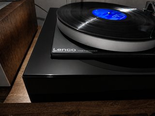 Tocadiscos Lenco B52