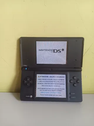 Nintendo DSi Nera con Scatola, Manuali e Caricator
