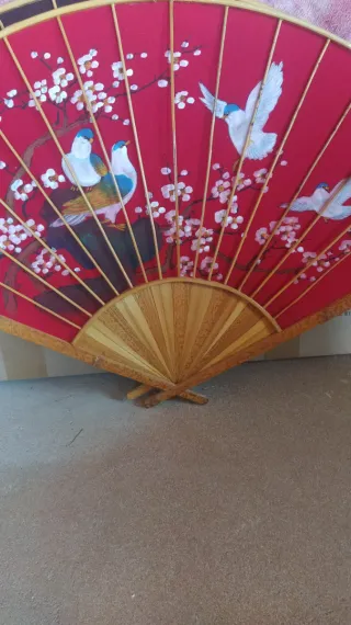 Abanicos decorativos pintados a mano