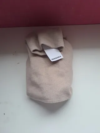 Jersey Bershka beige corto talla XS