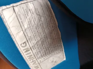 Silla de coche para bebé azul y negro