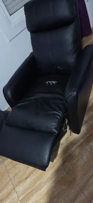 Butaca- Sillón reclinable de piel negro