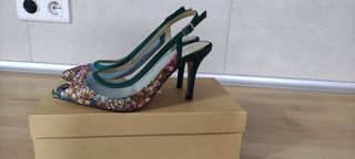 Zapatos de salón Menbur verdes y multicolor