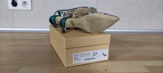 Zapatos de salón Menbur verdes y multicolor