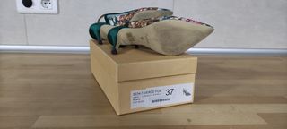 Zapatos de salón Menbur verdes y multicolor