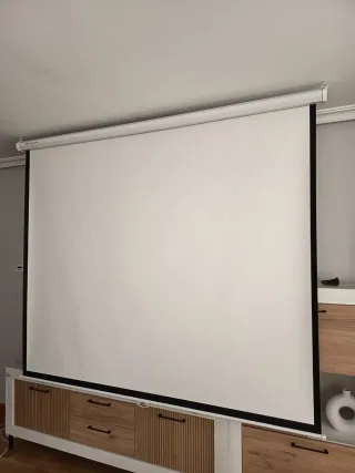 Proyector + Pantalla + TV Box