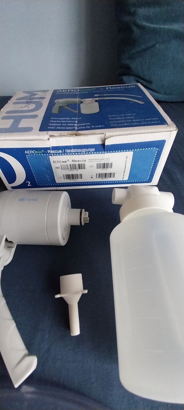 Aspirador, succionador manual de secreciones.