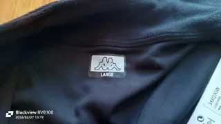 Chaqueta polar Kappa.