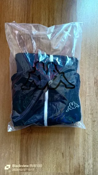 Chaqueta polar Kappa.