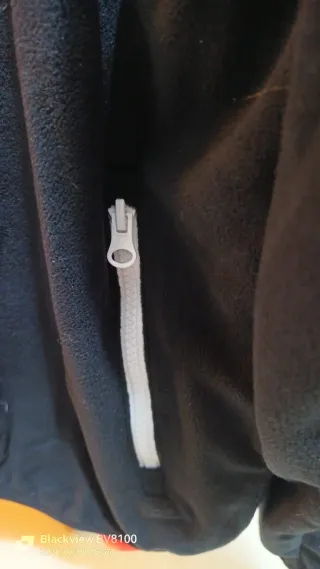 Chaqueta polar Kappa.