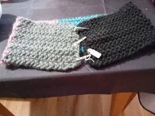 Bufanda tejida a mano multicolor