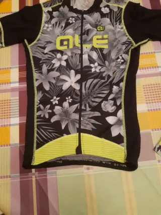 Maillot y culotte ciclismo ALE