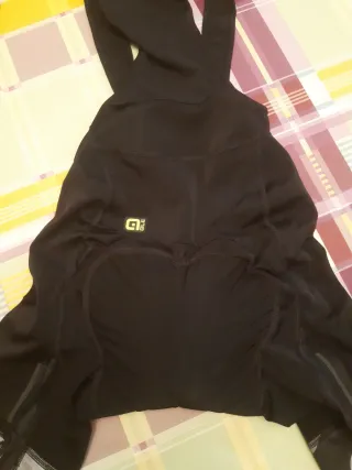 Maillot y culotte ciclismo ALE