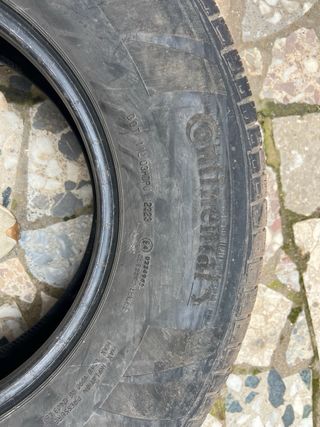 4 Ruedas Continental: 2 carretera y 2 mixtas