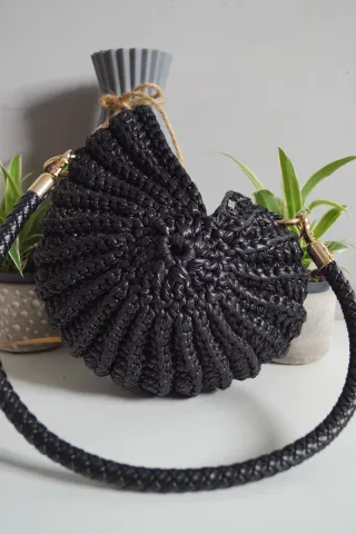 Bolso Concha Negro Hecho a Mano