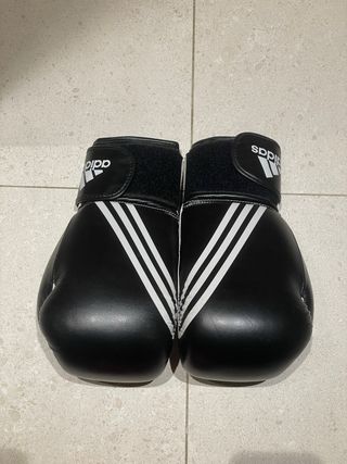 Guantes de boxeo Adidas negros