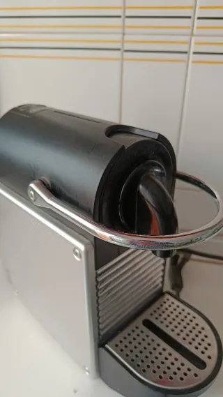 Cafetera Nespresso De'Longhi Pixie