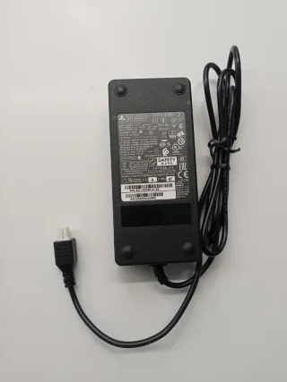 Fuente Alimentación Delta 12V 5.5A 66W ADP-66CR B