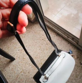 Bolso mano/bandolera bicolor negro y blanco