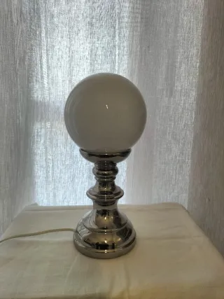Lampada vintage vetro opalino e ceramica cromata