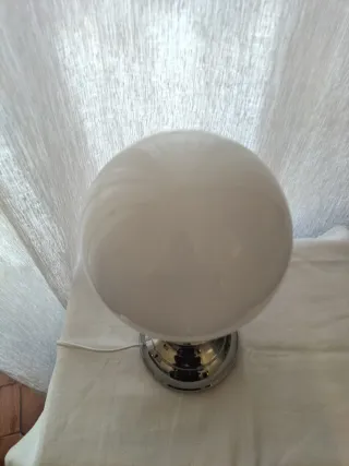 Lampada vintage vetro opalino e ceramica cromata