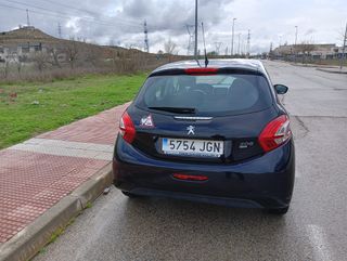 PEUGEOT 208 ALLURE 1.6e-HDI 5P–Muy Cuidado