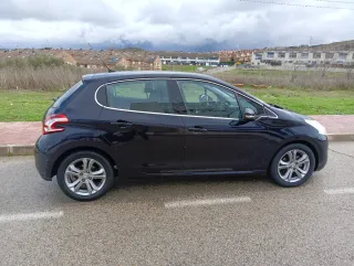 PEUGEOT 208 ALLURE 1.6e-HDI 5PUERTAS