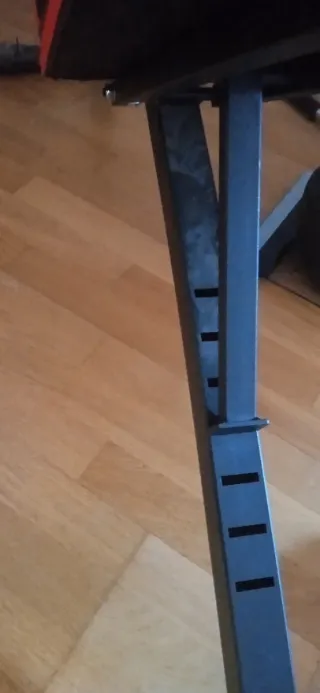 Banco de abdominales y piernas