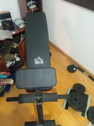 Banco de abdominales y piernas