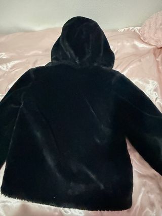 Chaqueta negra peluda Kiabi