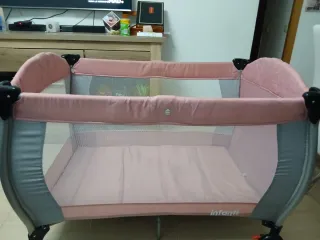 Cuna de viaje rosa