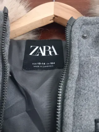 Abrigo Zara Gris con Capucha y Pelo