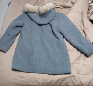 Abrigo Zara Gris con Capucha y Pelo