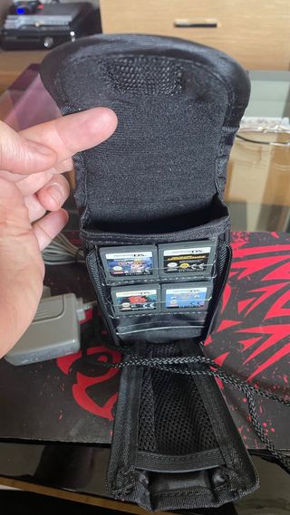 NINTENDO DS LITE ROJA + CARGADOR Y JUEGOS