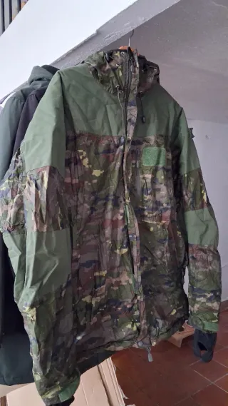 Chaqueta Frío Extremo Talla M Boscoso pixelado
