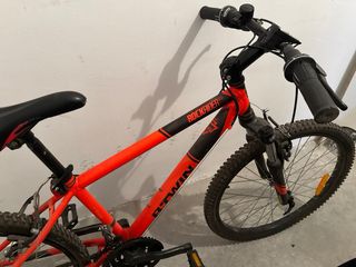 Bicicleta B'Twin Rockrider 500 Roja