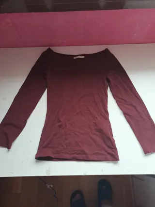 Top Zara granate cuello barco talla S