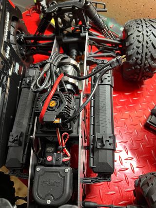 Auto RC HPI Savage XL 1/8 Brushless