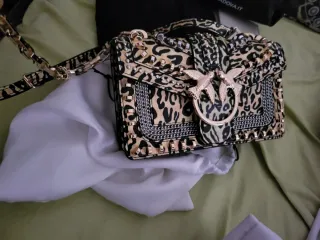 Borsa Pinko leopardata con catena