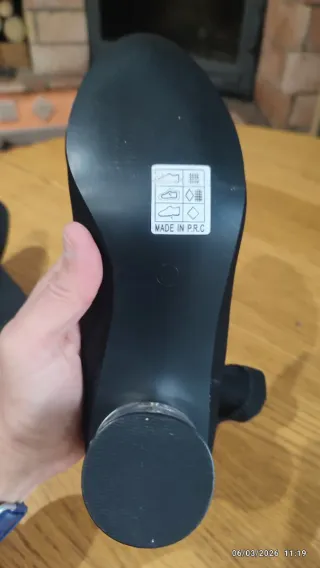 Botines calcetín tacón transparente negros