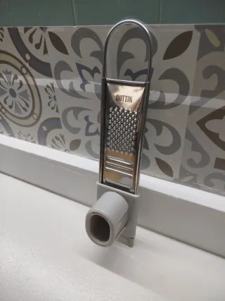 Pelador de ajos QUTTIN