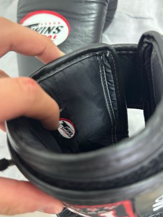 Guantes Twins Special 14 oz Negros