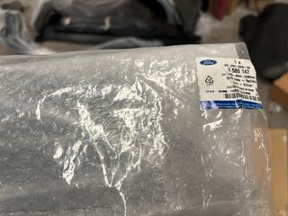 Parrilla Ford Kuga original ref 2586147 nueva