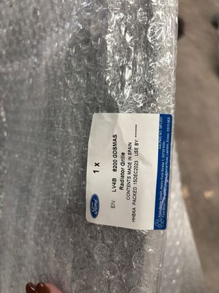 Parrilla Ford Kuga original ref 2586147 nueva