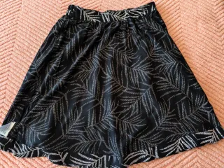 Falda C&A Estampado Hojas Negro T M