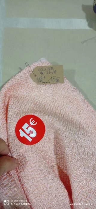 Colcha rosa pastel antigua